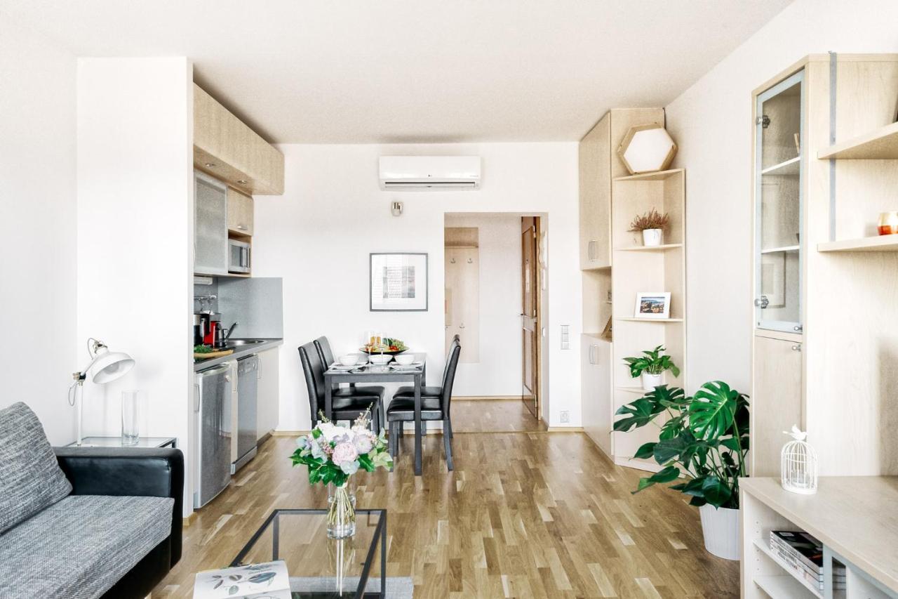 Lil Apartment With Tyn Cathedral View, Parking & Ac Praga Zewnętrze zdjęcie